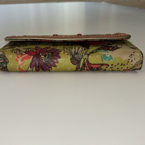 SAKROOTS Peace Orange/Coral Floral Organizer Large Tri-fold Wallet - Picture 3 of 11